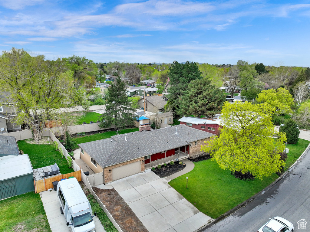 Drone / aerial view featuring a residential view