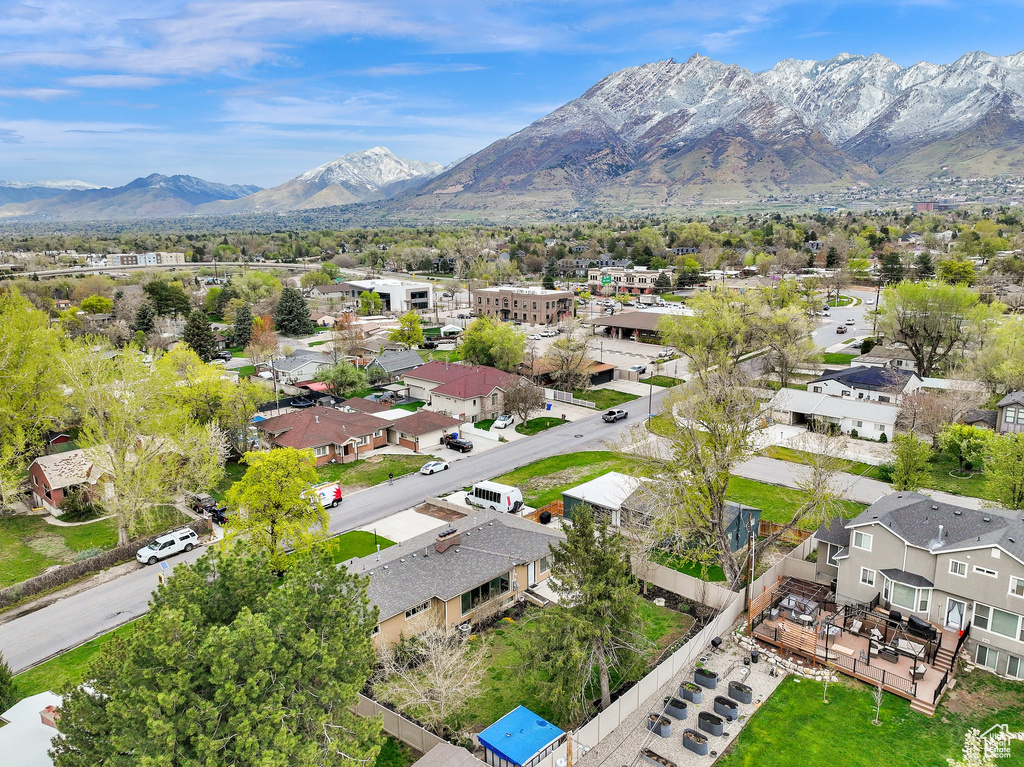 Birds eye view of property featuring a residential view and a mountain view