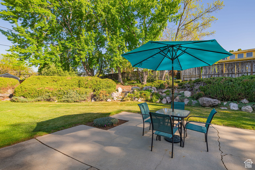 View of patio / terrace with fence and outdoor dining space