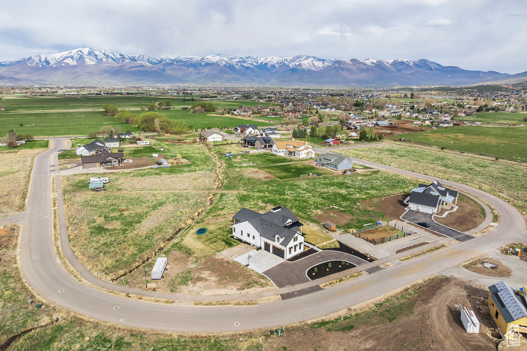 Drone / aerial view featuring a mountain view