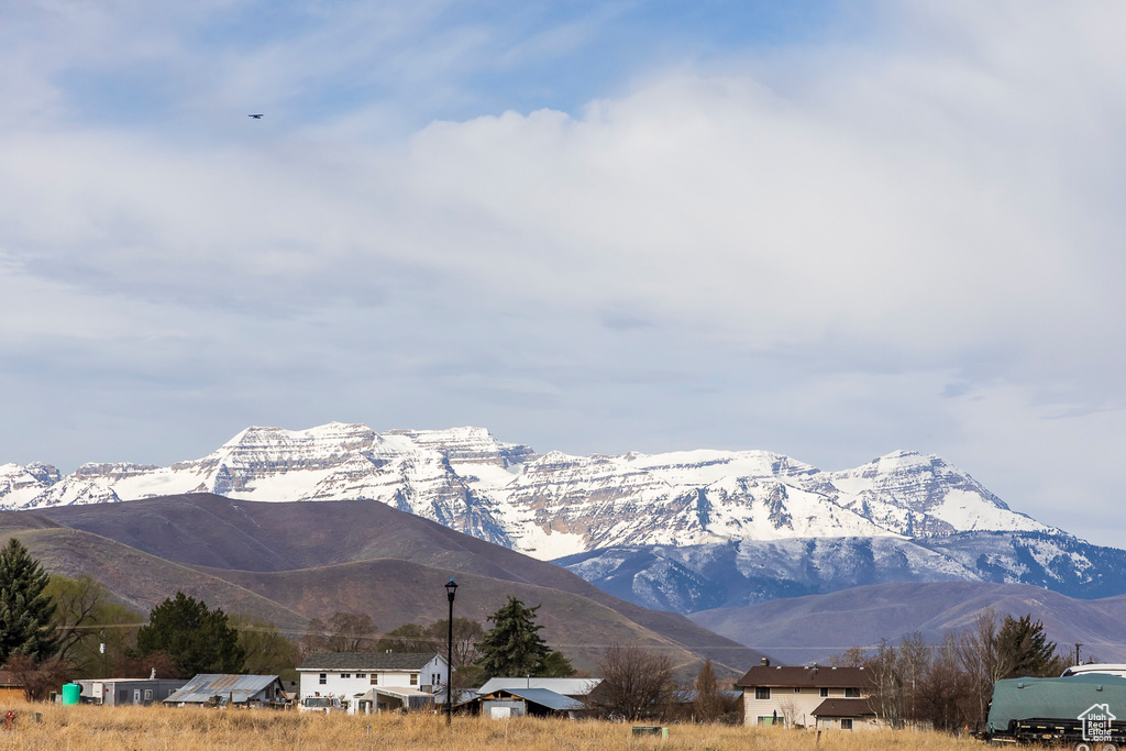 View of mountain feature