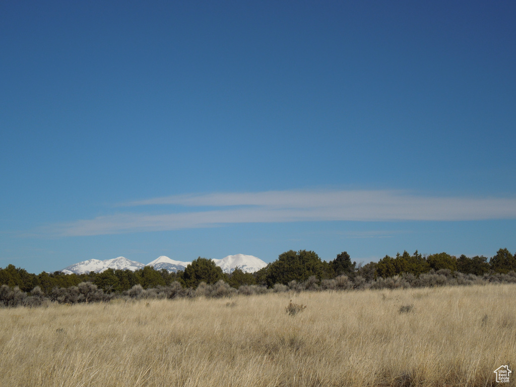 View of nature featuring a mountain view