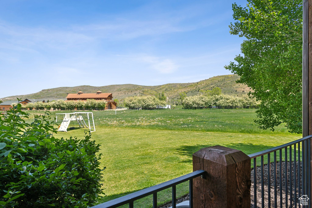 View of yard featuring a mountain view