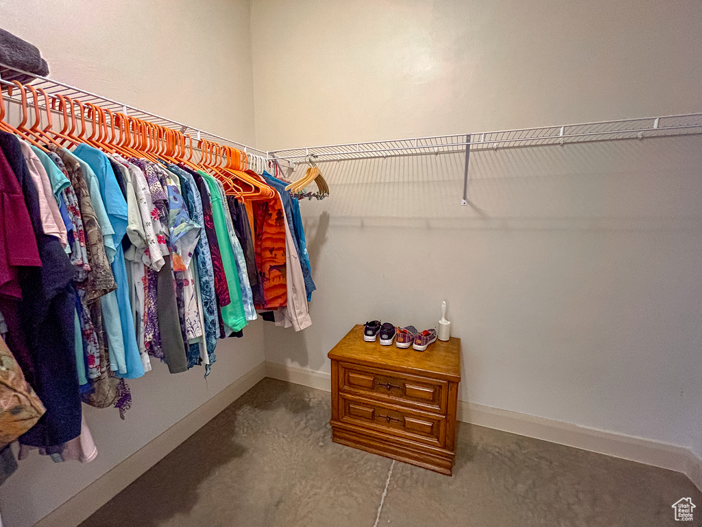 View of walk in closet