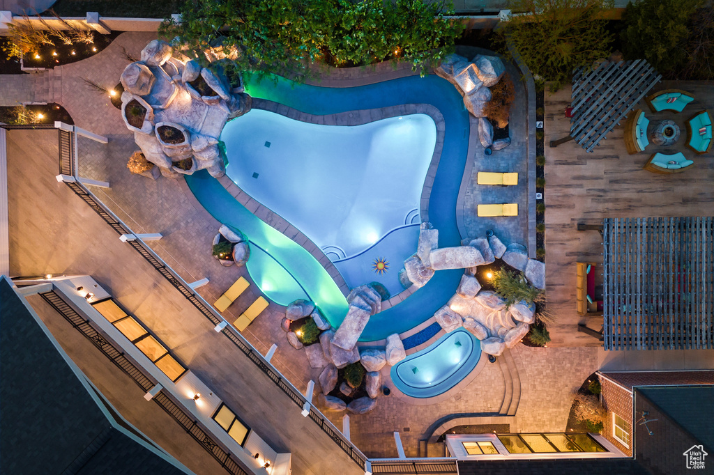 Birds eye view of property