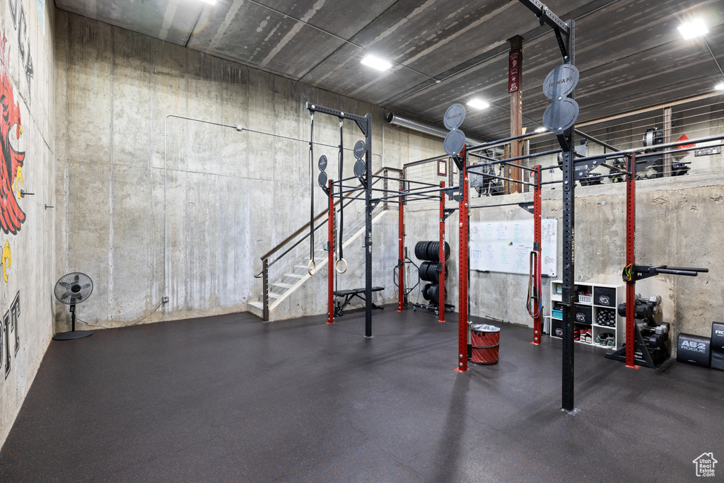 Basement featuring rubber floors