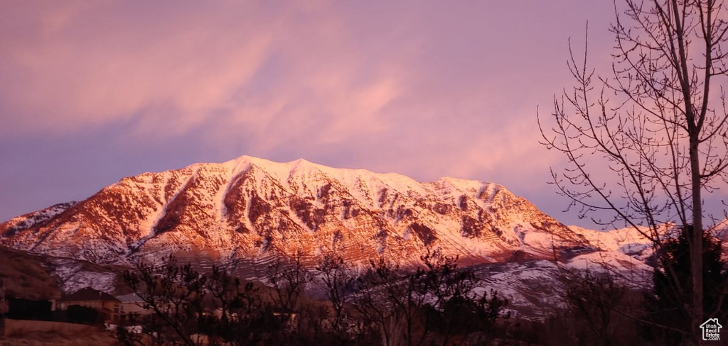 View of mountain feature