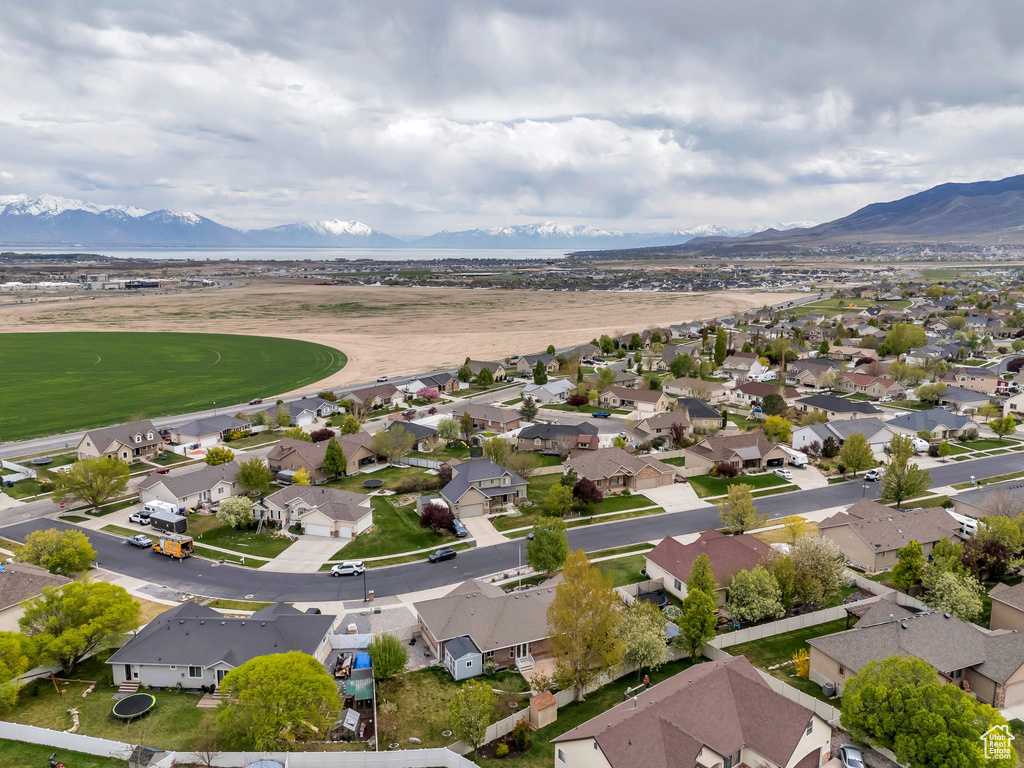 Bird's eye view with a residential view and a mountain view