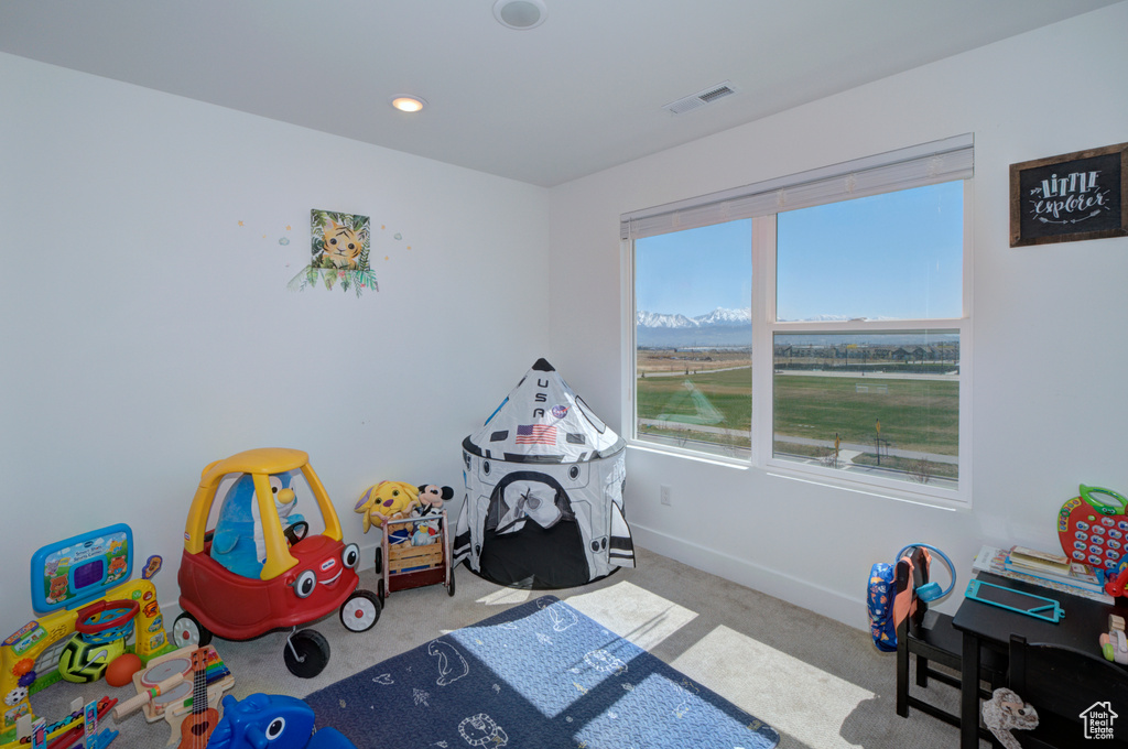 Game room with recessed lighting, carpet floors, visible vents, and baseboards