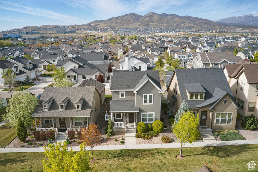Birds eye view of property featuring a residential view and a mountain view