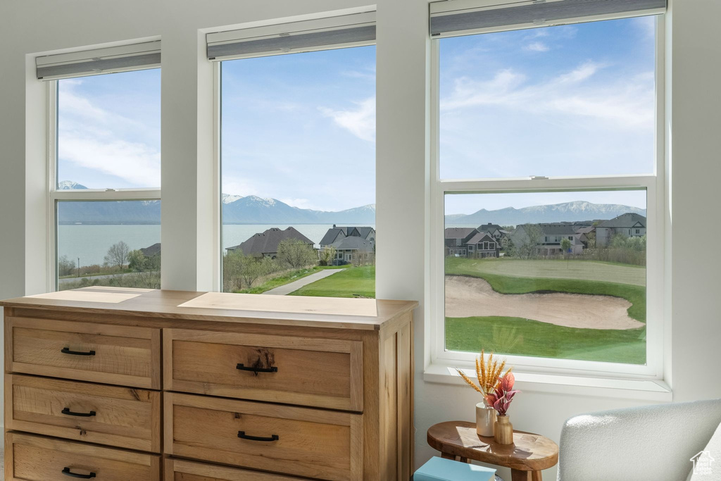 Interior details featuring a mountain view