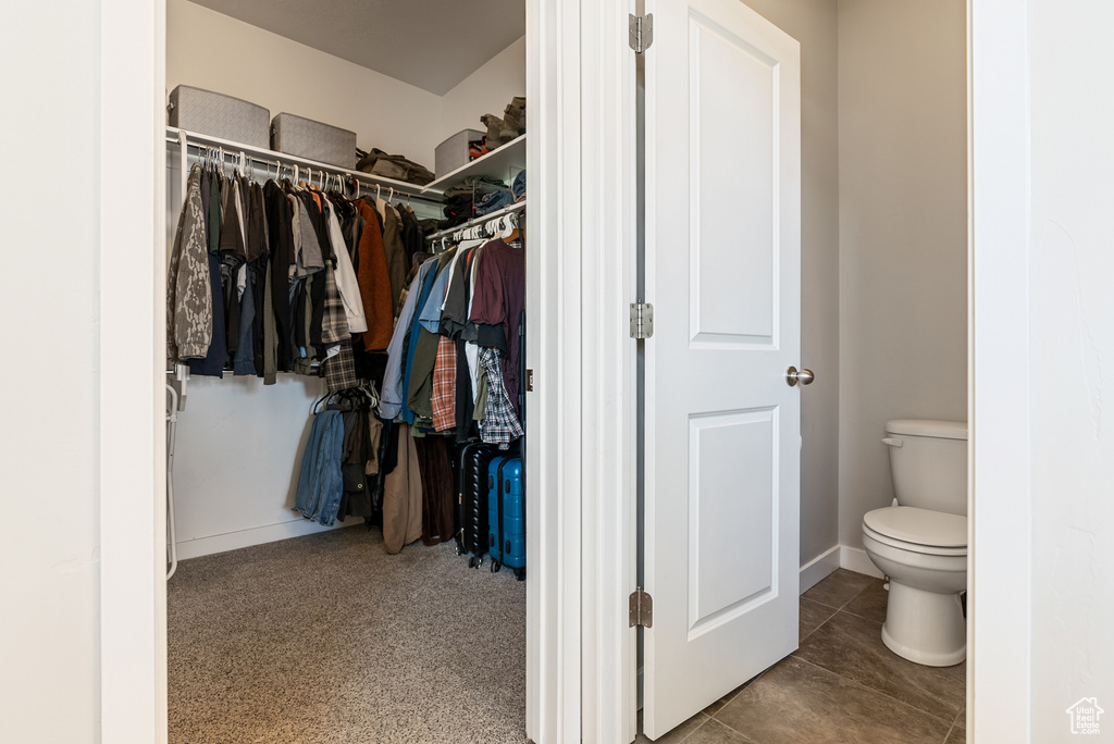 View of walk in closet