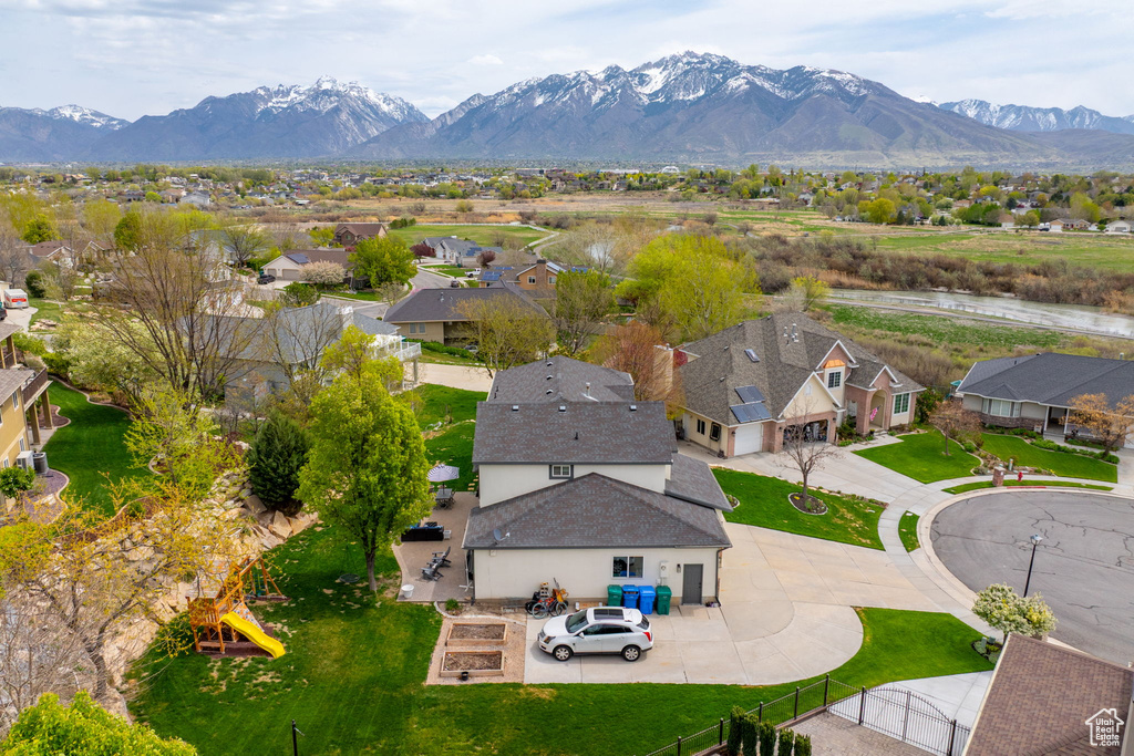 Bird's eye view featuring a residential view and a mountain view