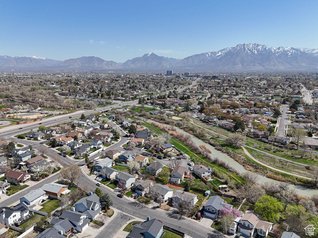 Aerial view with a residential view and a mountain view