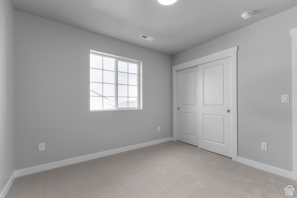 8913 S SMOKY HOLLOW RD West Jordan, UT 84081