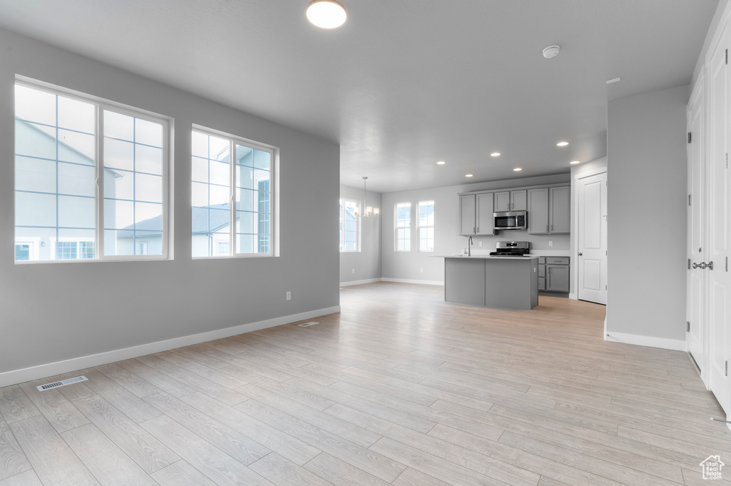 8913 S SMOKY HOLLOW RD West Jordan, UT 84081