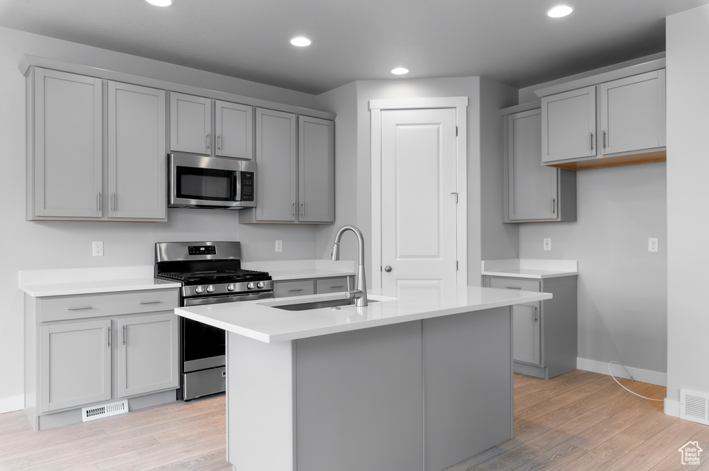 8913 S SMOKY HOLLOW RD West Jordan, UT 84081