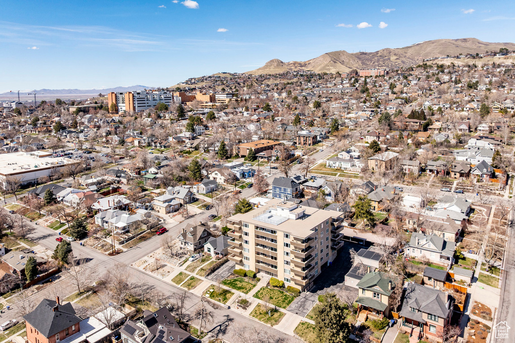 Aerial view of property's location with mountains