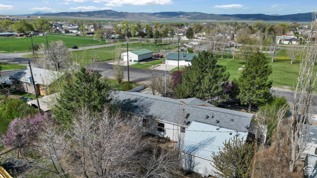 Bird\'s eye view with a residential view and a mountain view