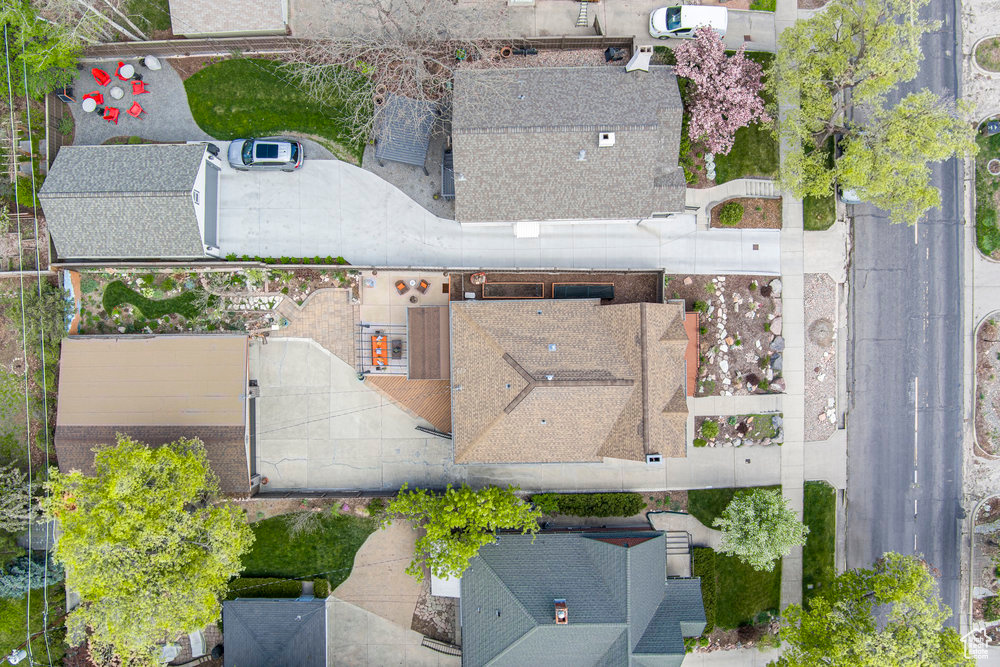 Birds eye view of property