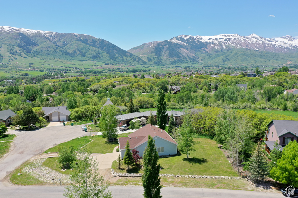 Bird\\\'s eye view with a residential view and a mountain view