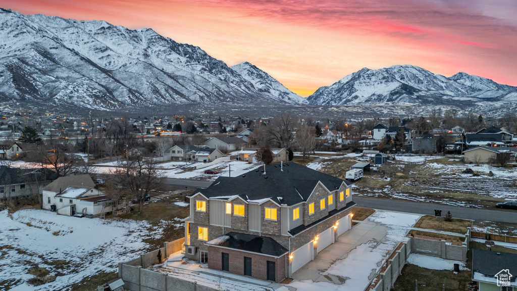 View of mountain feature featuring a residential view