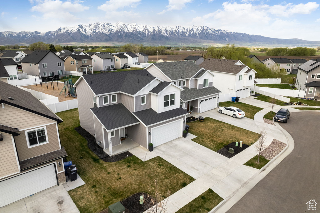 Bird\'s eye view with a residential view and a mountain view