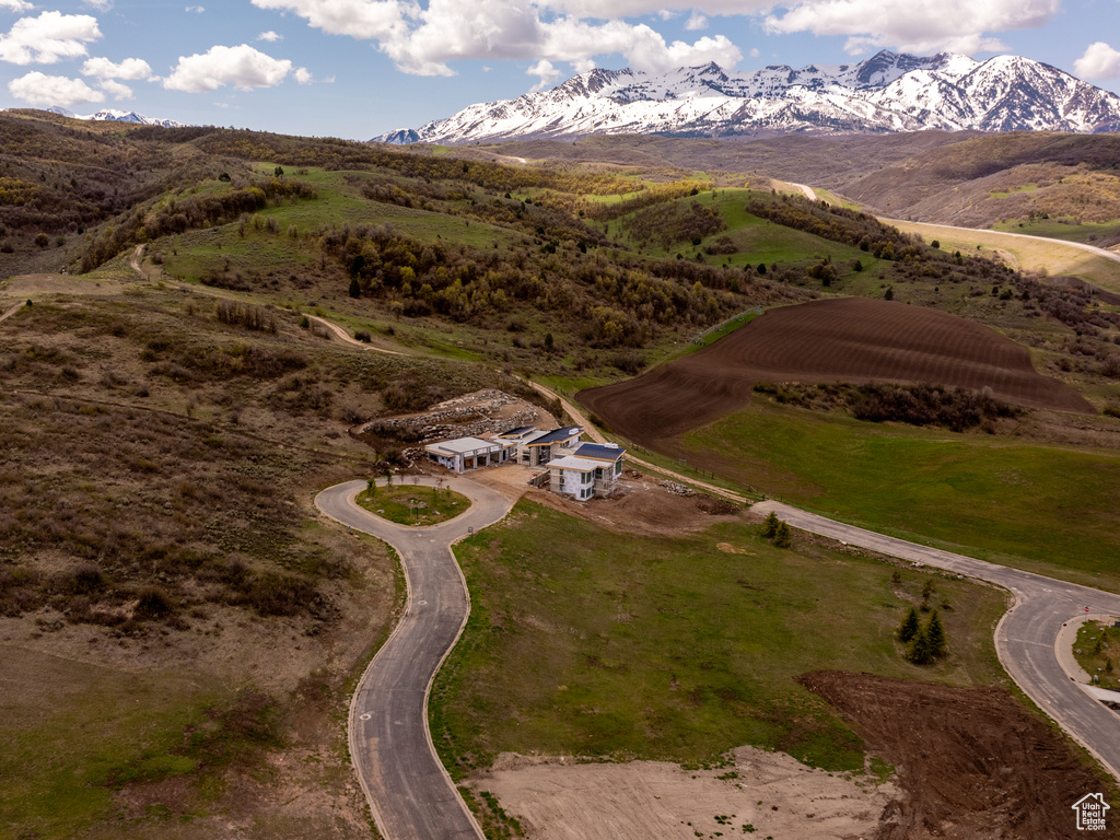 Bird's eye view with a mountain view