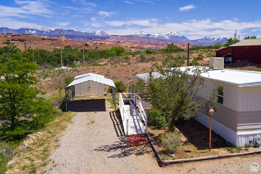 Bird's eye view featuring a mountain view