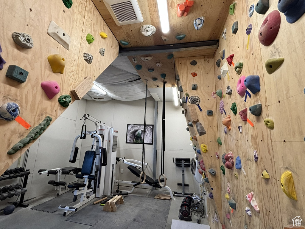 Exercise room with visible vents