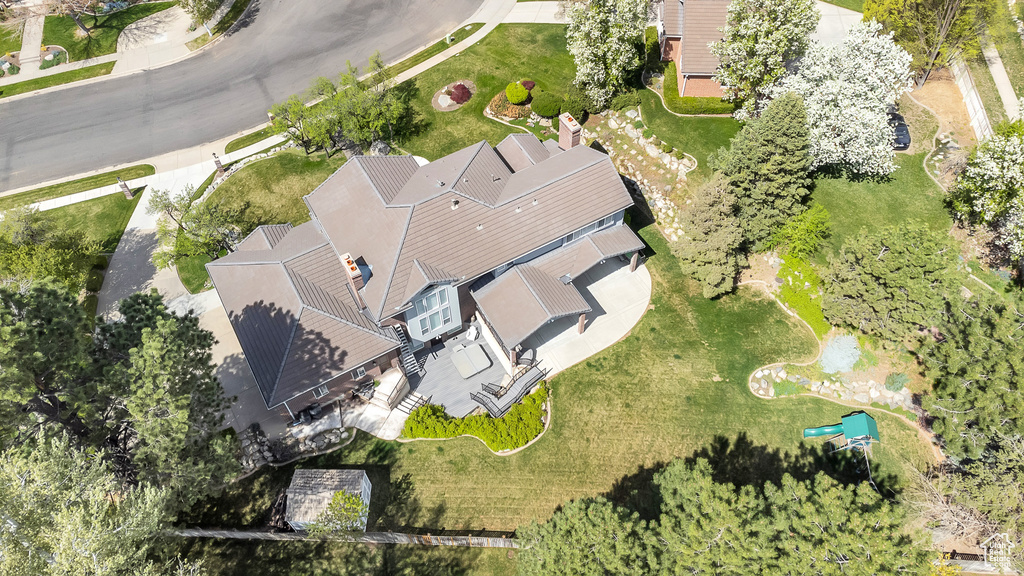 Birds eye view of property