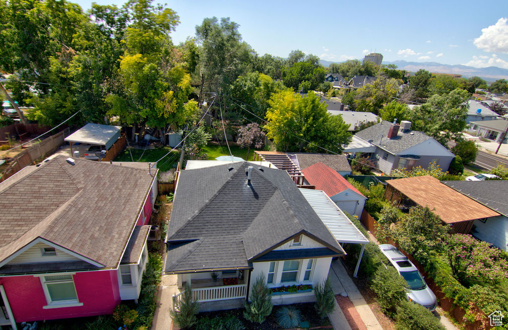 Birds eye view of property with a residential view