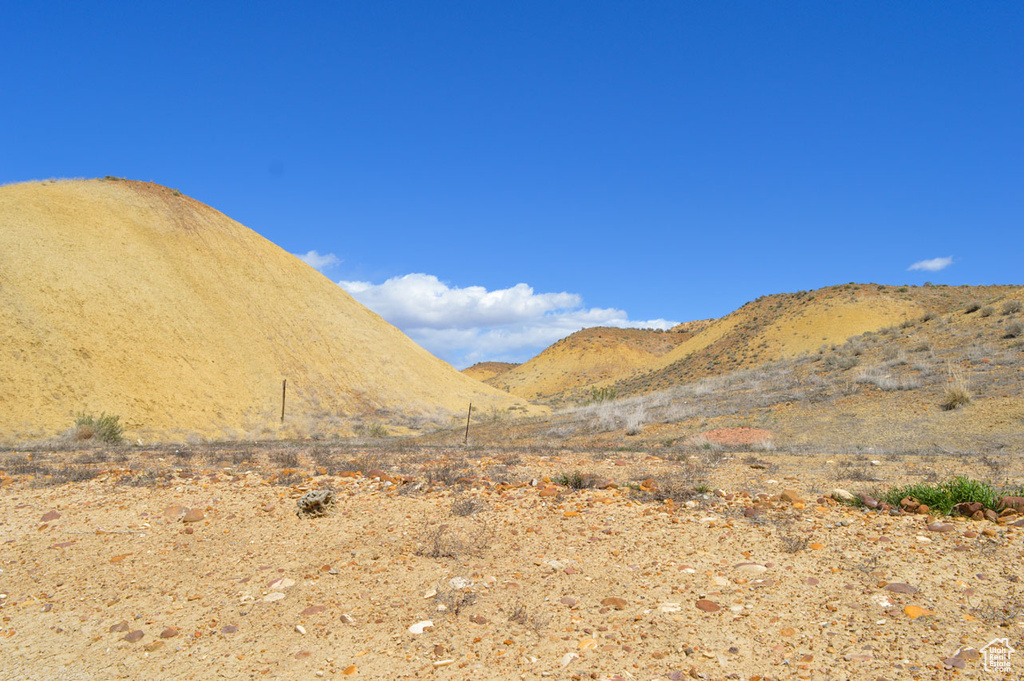 View of mountain feature