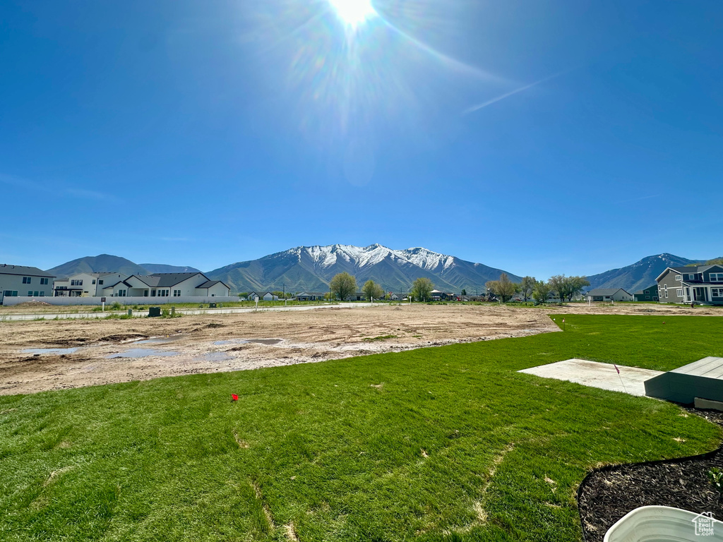 View of mountain feature