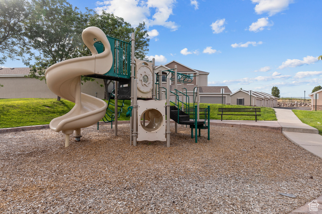 2153 N SPRINGTIME DR Saratoga Springs, UT 84045