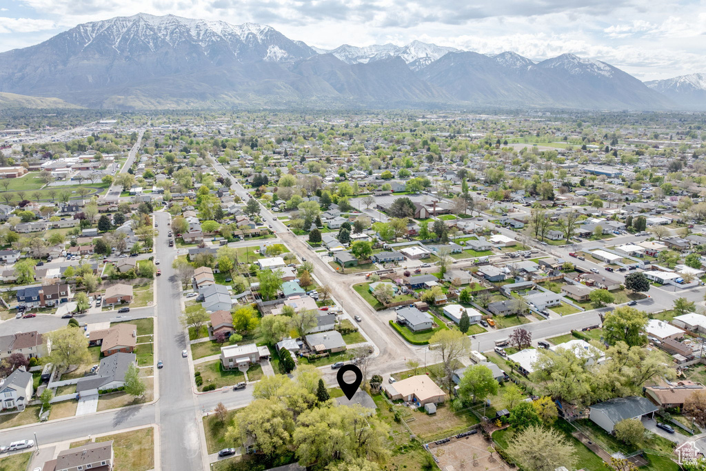 Aerial view with a mountain view