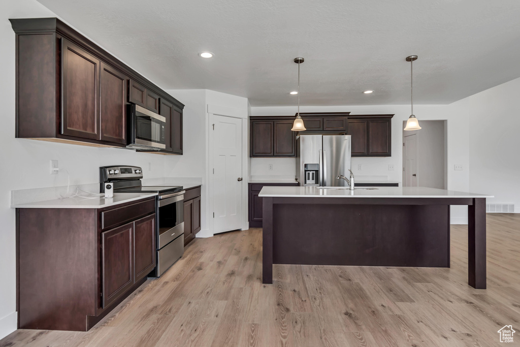 188 E BRUIN DR Eagle Mountain, UT 84005