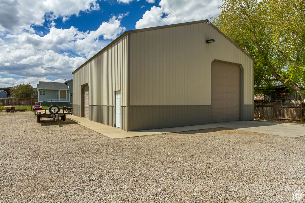 Detached garage with fence