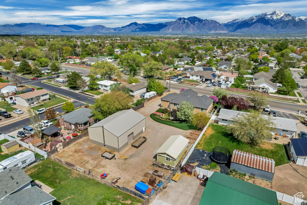 Bird's eye view with a residential view and a mountain view