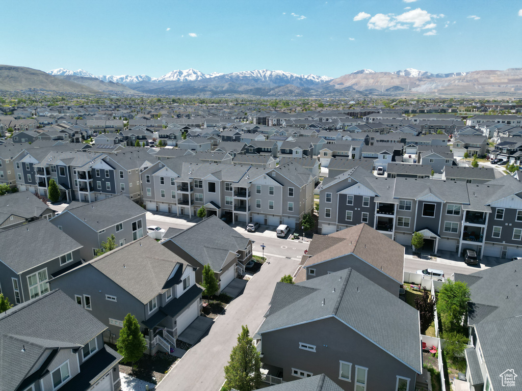 Bird's eye view featuring a mountain view and a residential view