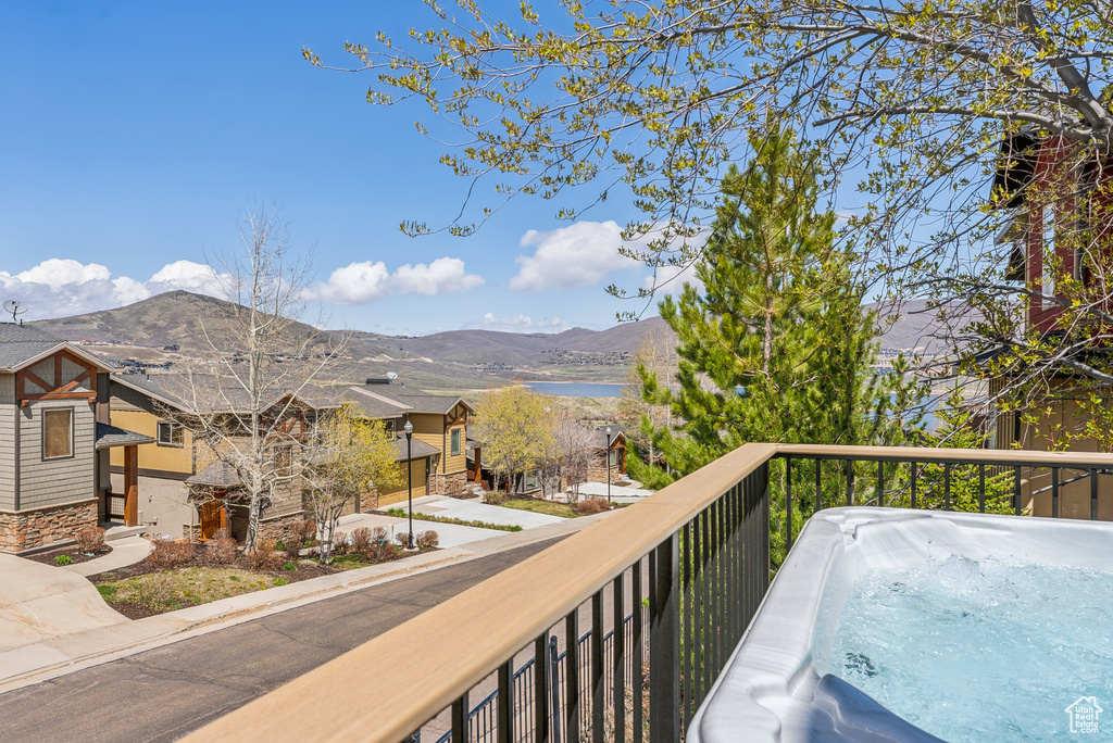 Balcony featuring a mountain view