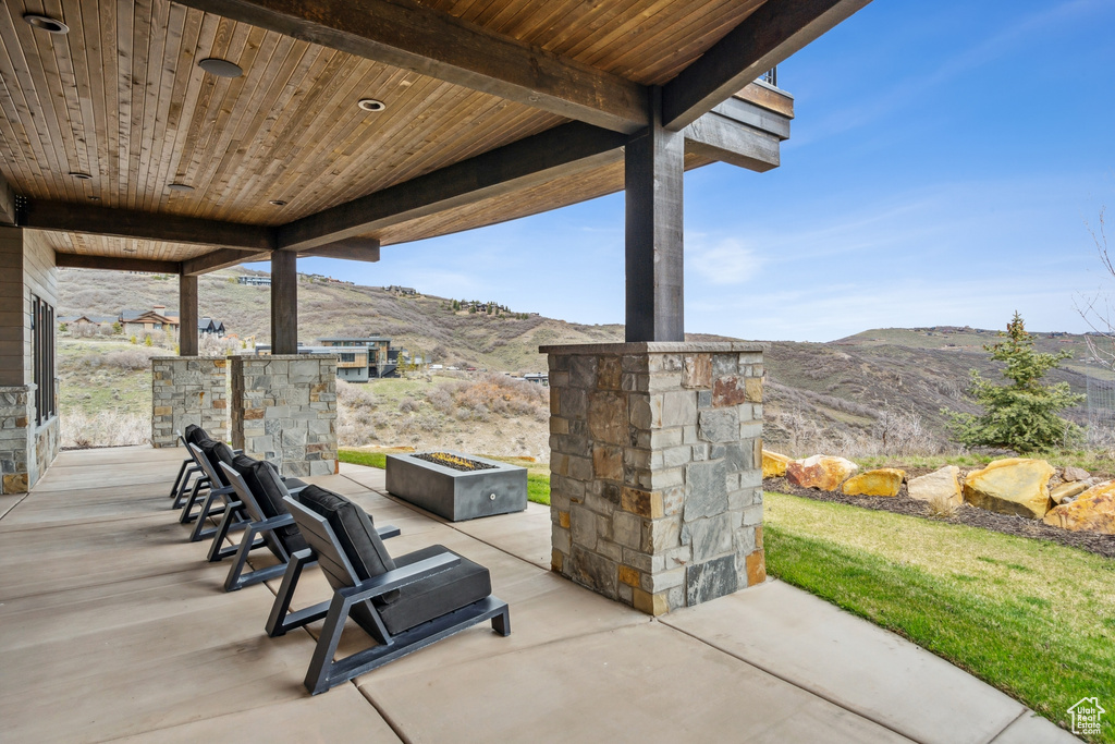 View of patio / terrace featuring a mountain view
