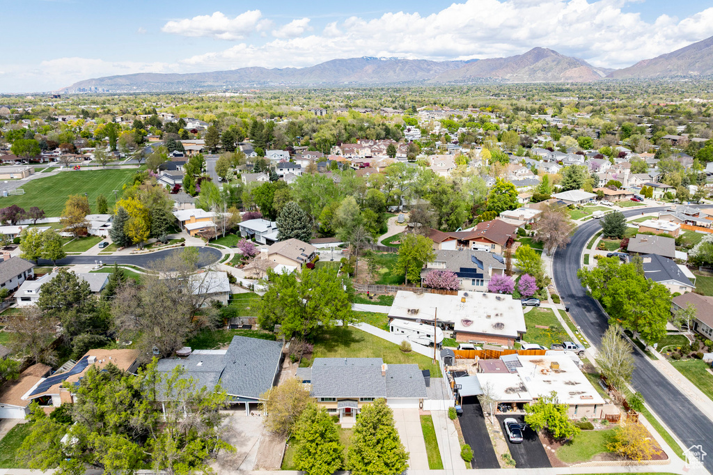 Aerial view featuring a residential view and a mountain view
