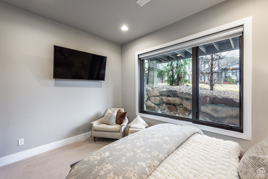 Bedroom with recessed lighting, carpet flooring, and baseboards