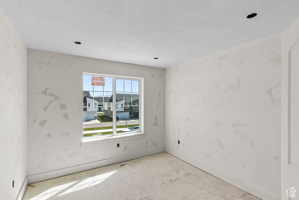 Empty room with visible vents