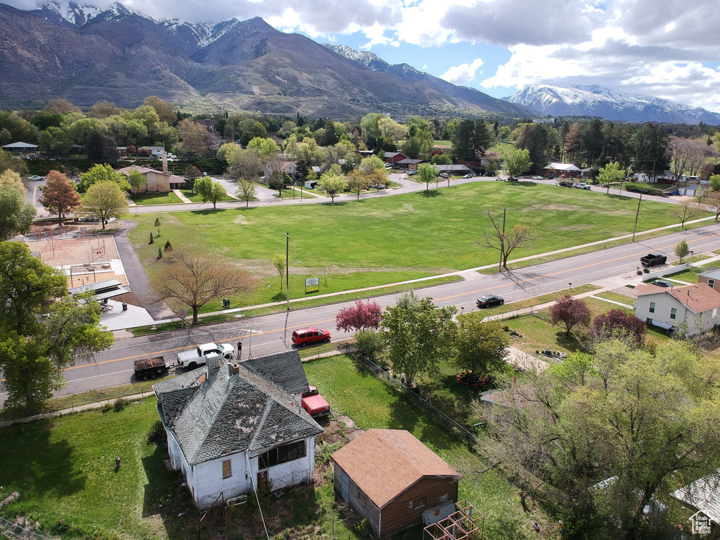Birds eye view of property featuring a mountain view