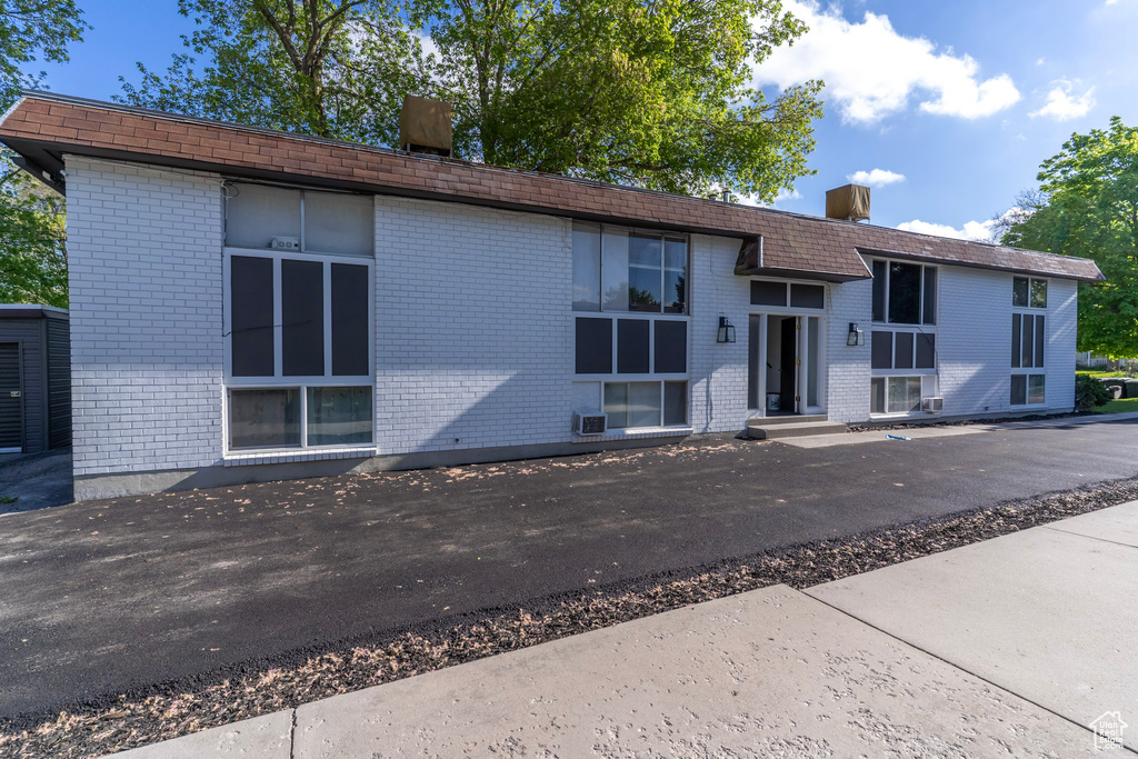 2564 S 800 EAST Salt Lake City, UT 84106