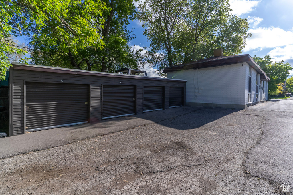 2564 S 800 EAST Salt Lake City, UT 84106