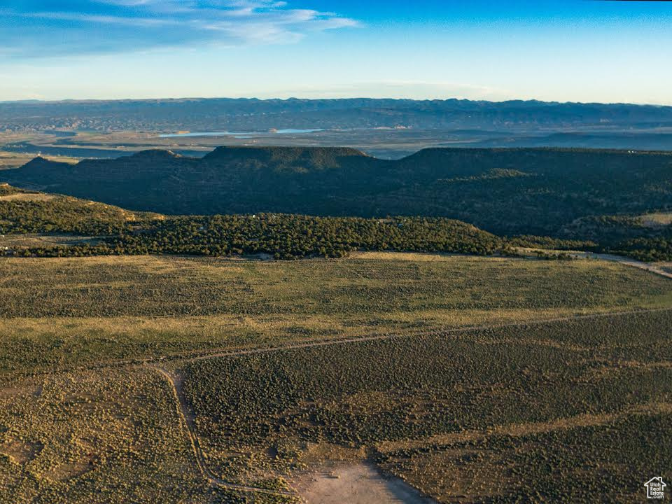 View of mountain feature