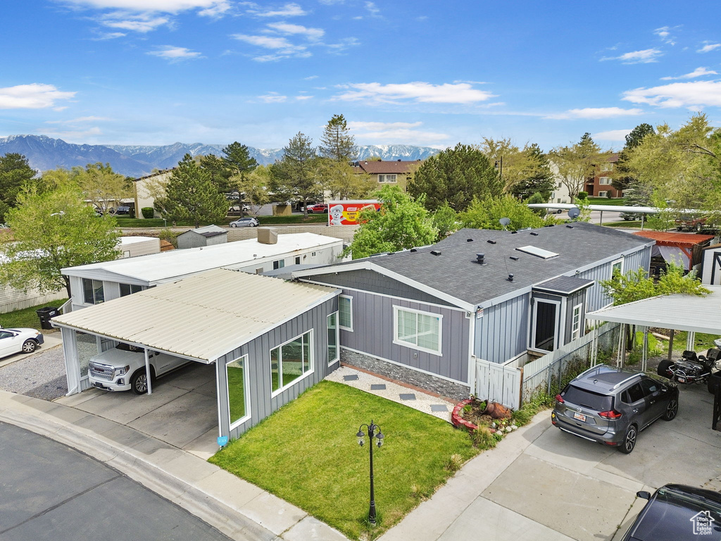 Bird\'s eye view featuring a mountain view